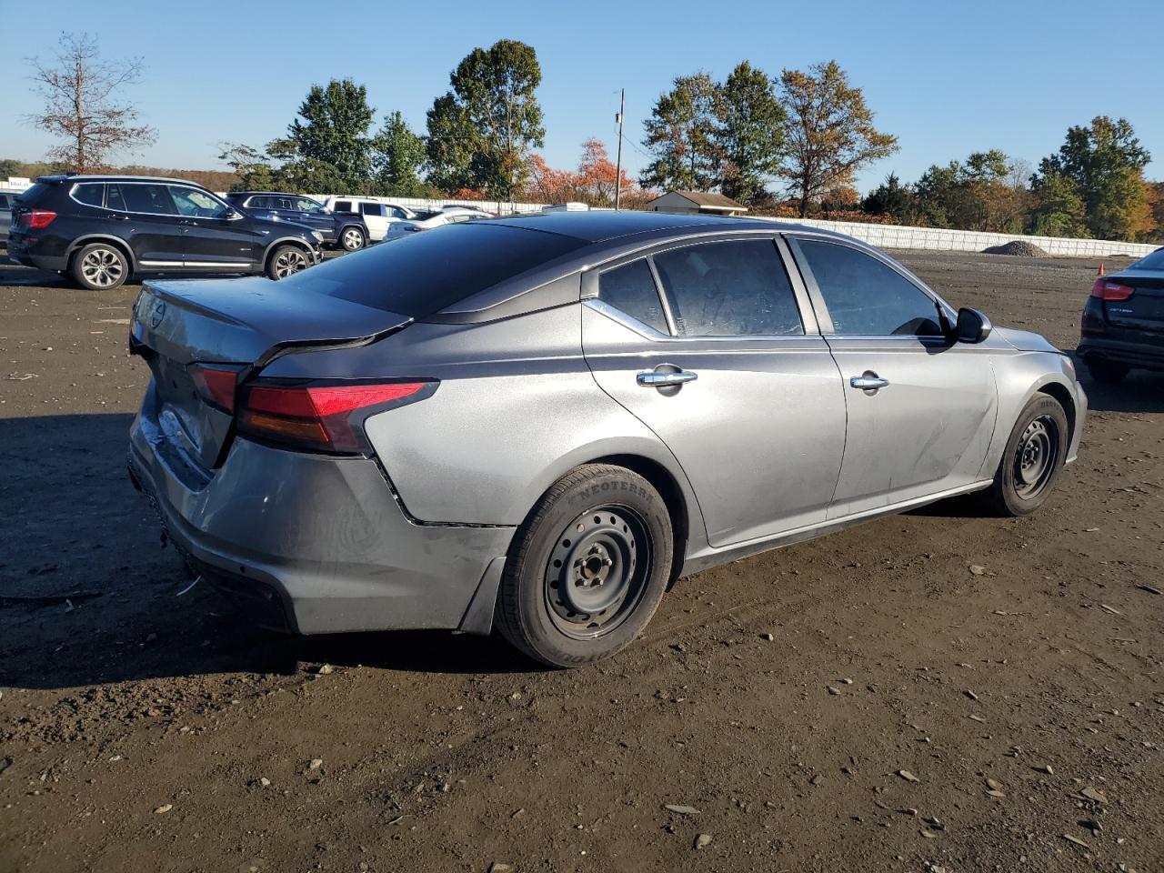 Nissan Altima S Image 2