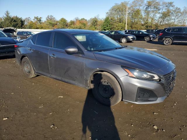 Nissan Altima S Image 12