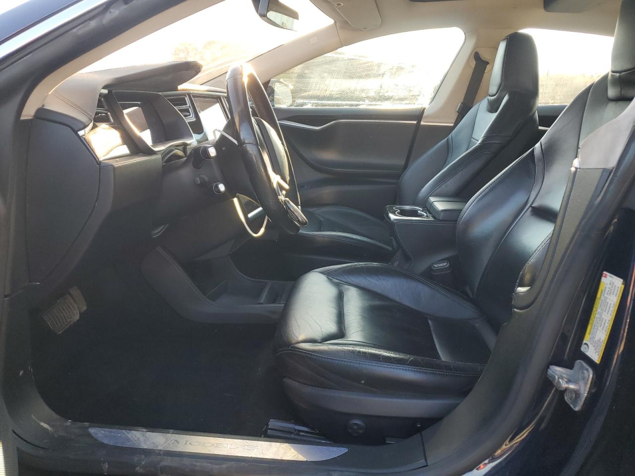 Tesla Model S 85d Image 11