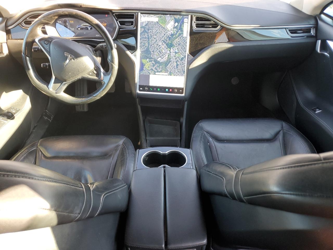 Tesla Model S 85d Image 8