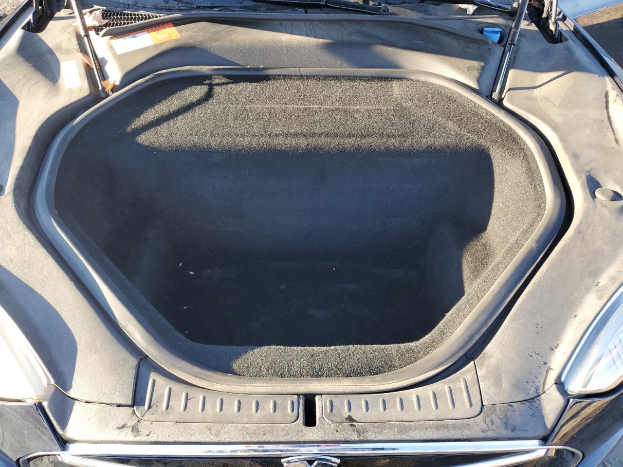 Tesla Model S 85d Image 7