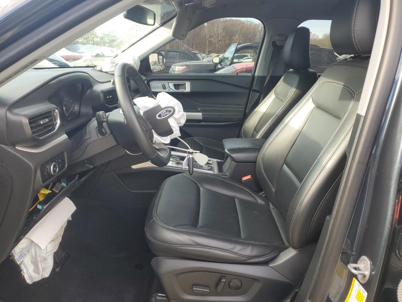 Ford Explorer Xlt Image 11