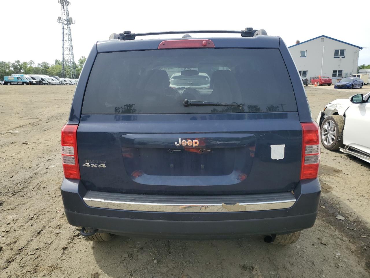 Jeep Patriot Latitude Image 3