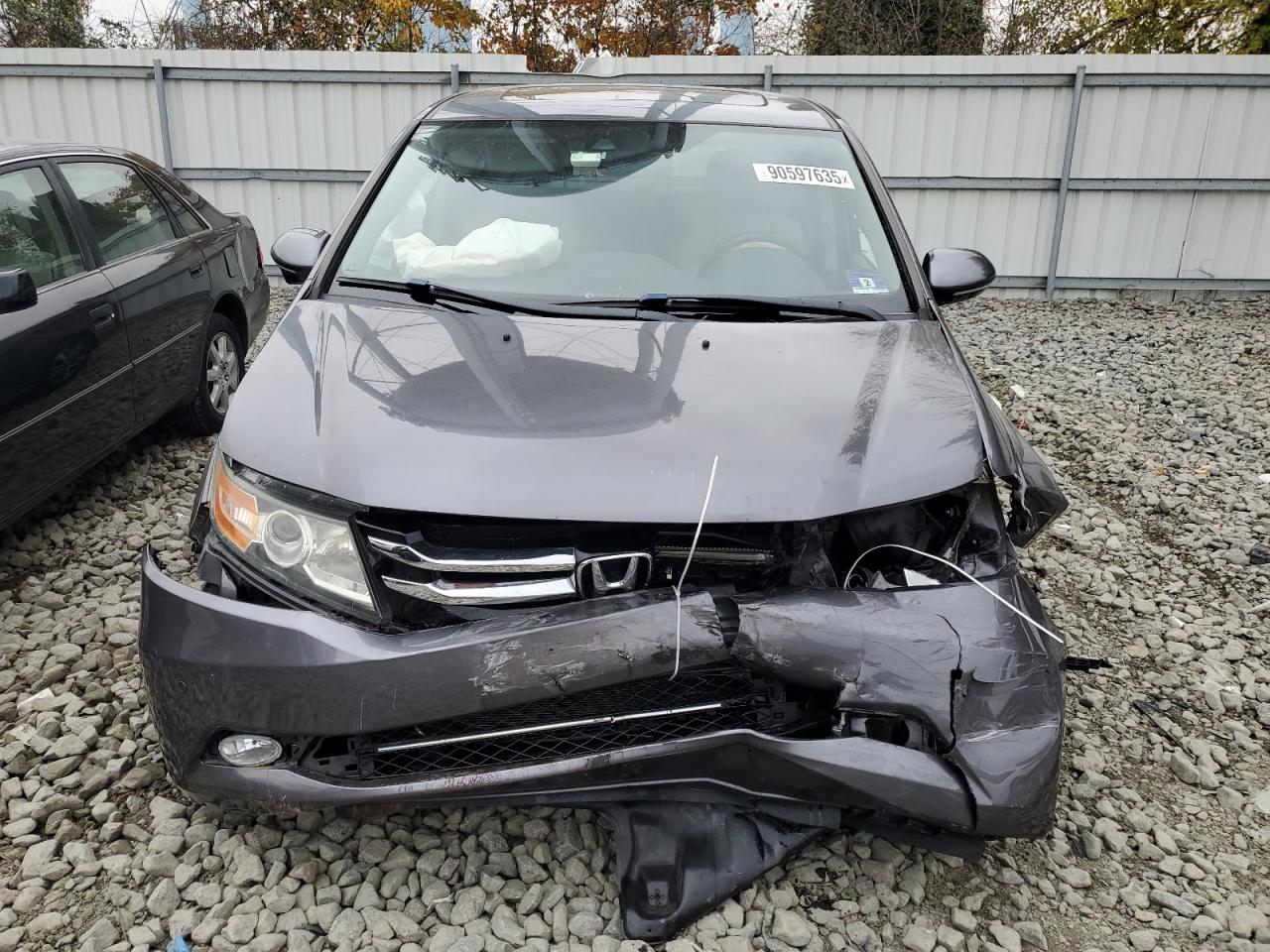 Honda Odyssey Touring Image 3