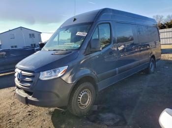  Salvage Mercedes-Benz Sprinter