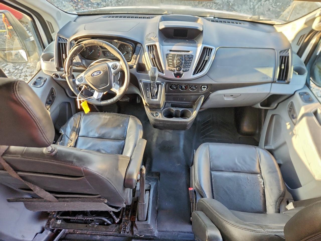 Ford Transit T-350 Image 8