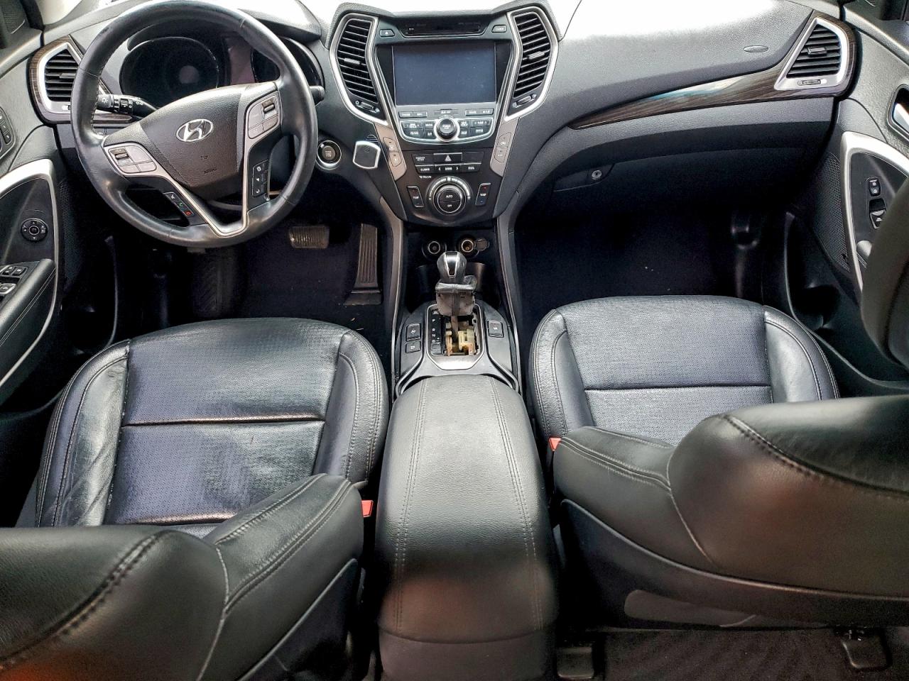 Hyundai SANTA FE Image 6