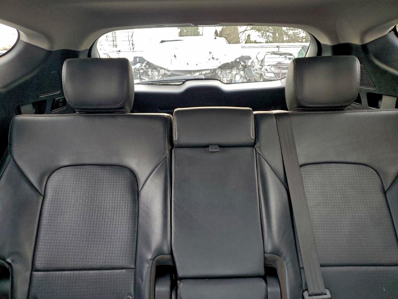 Hyundai SANTA FE Image 8