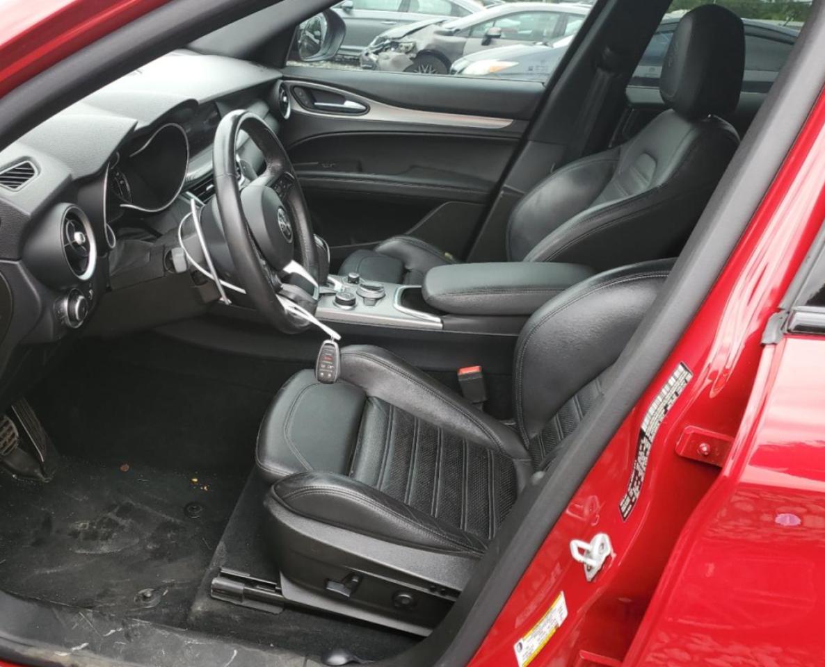 Alfa Romeo Stelvio Ti Image 12