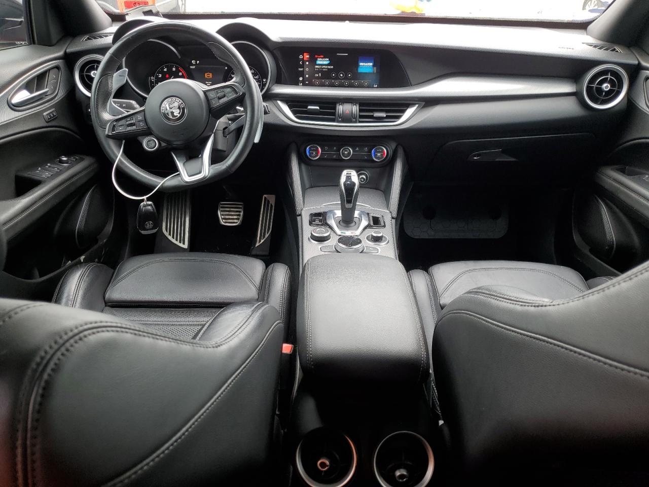 Alfa Romeo Stelvio Ti Image 13