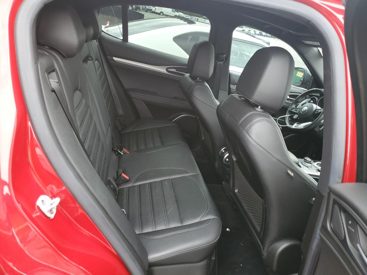 Alfa Romeo Stelvio Ti Image 5