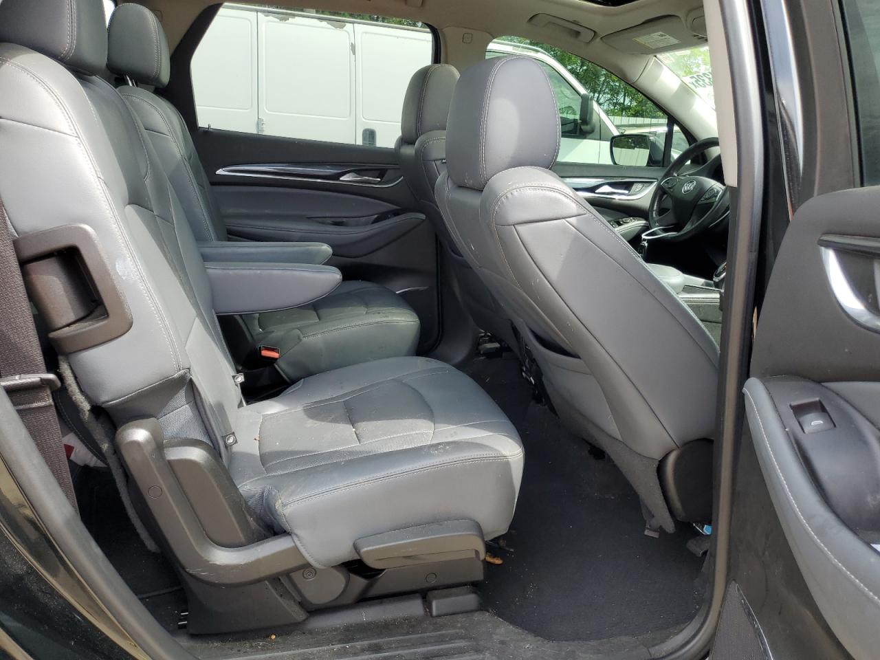 Buick Enclave Essence Image 11