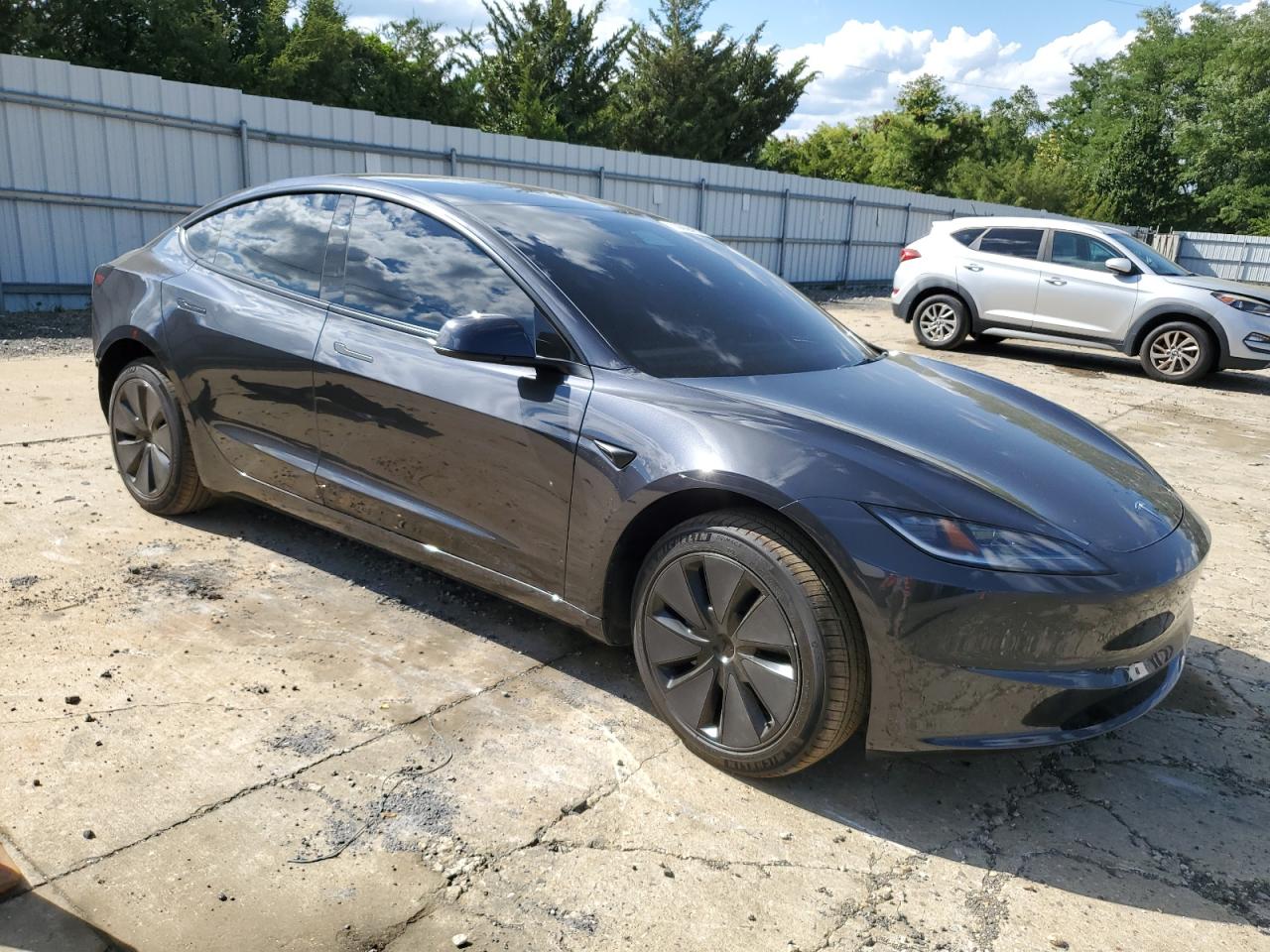 Tesla Model 3 Image 5