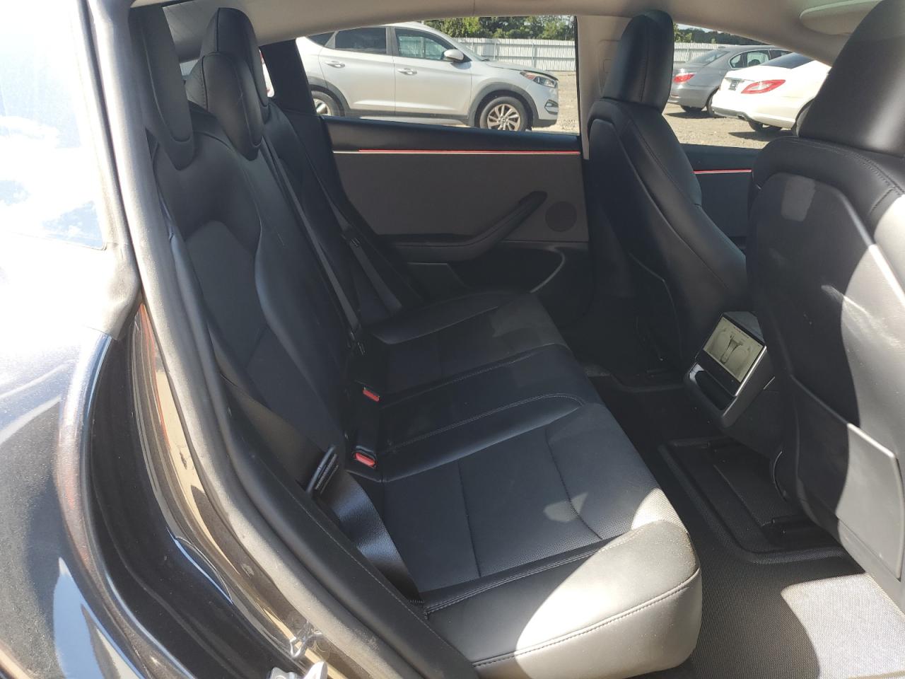 Tesla Model 3 Image 7