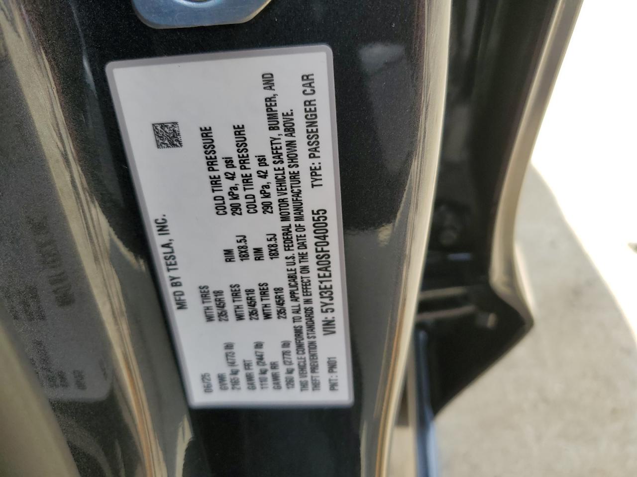 Tesla Model 3 Image 8