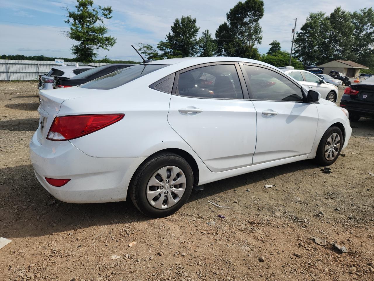 Hyundai ACCENT Se Image 5
