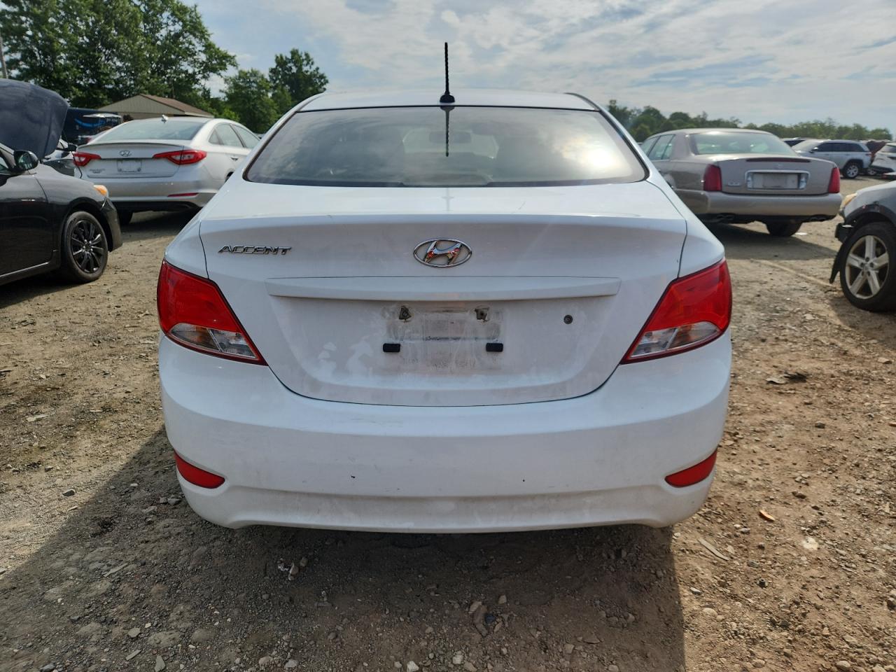 Hyundai ACCENT Se Image 2