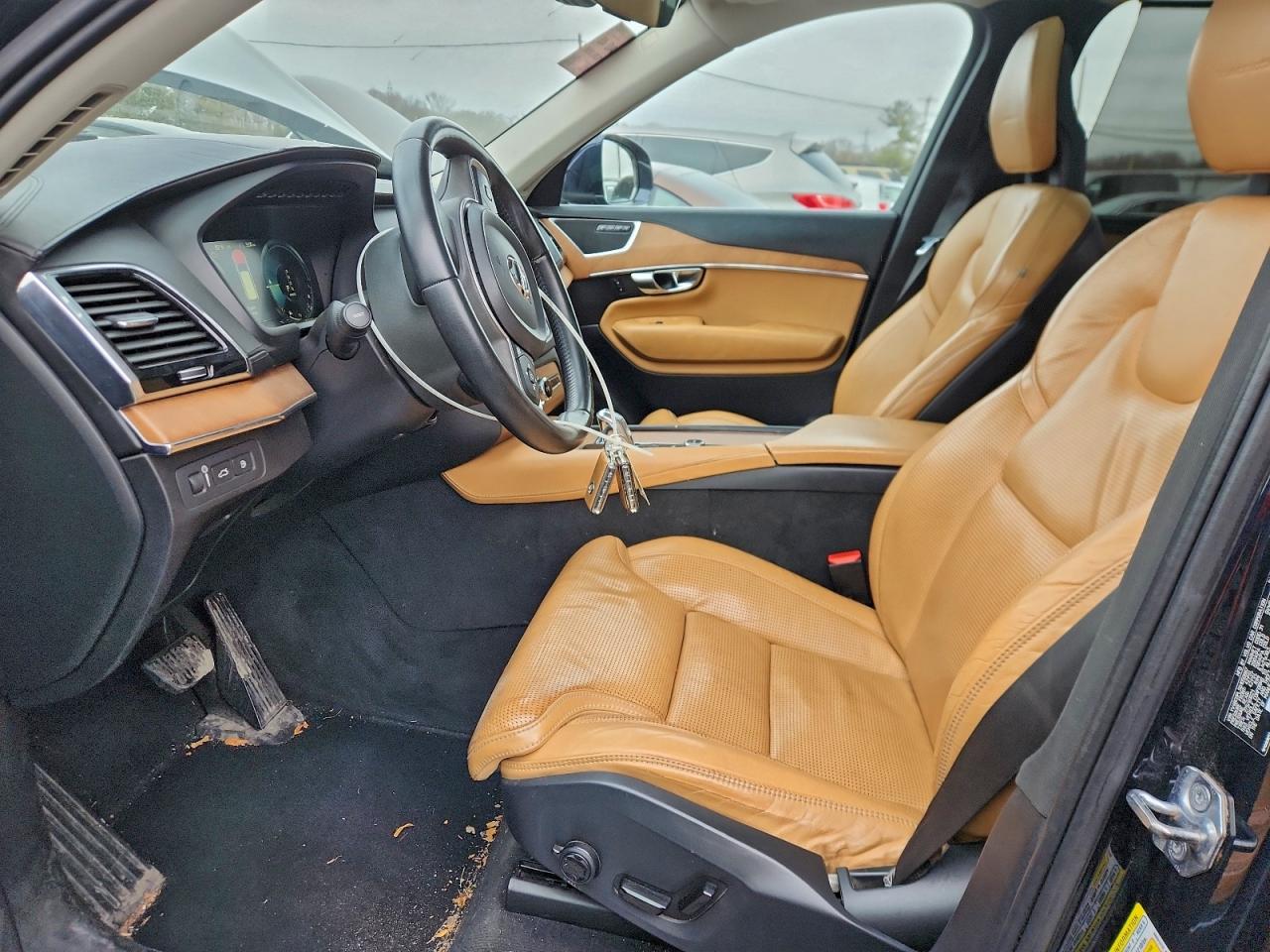 Volvo XC90 T8 Image 2