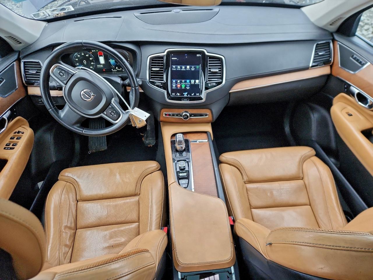 Volvo XC90 T8 Image 13