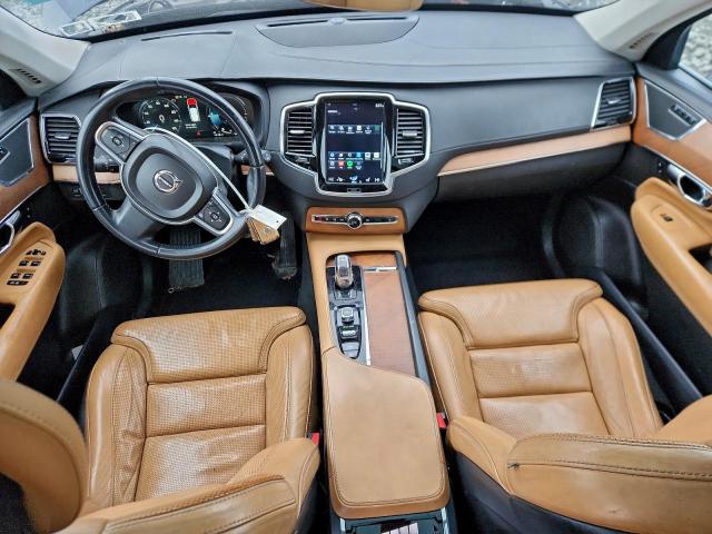 Volvo XC90 T8 Image 13
