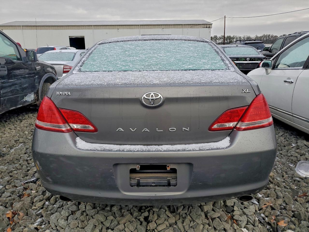 Toyota Avalon Xl Image 3