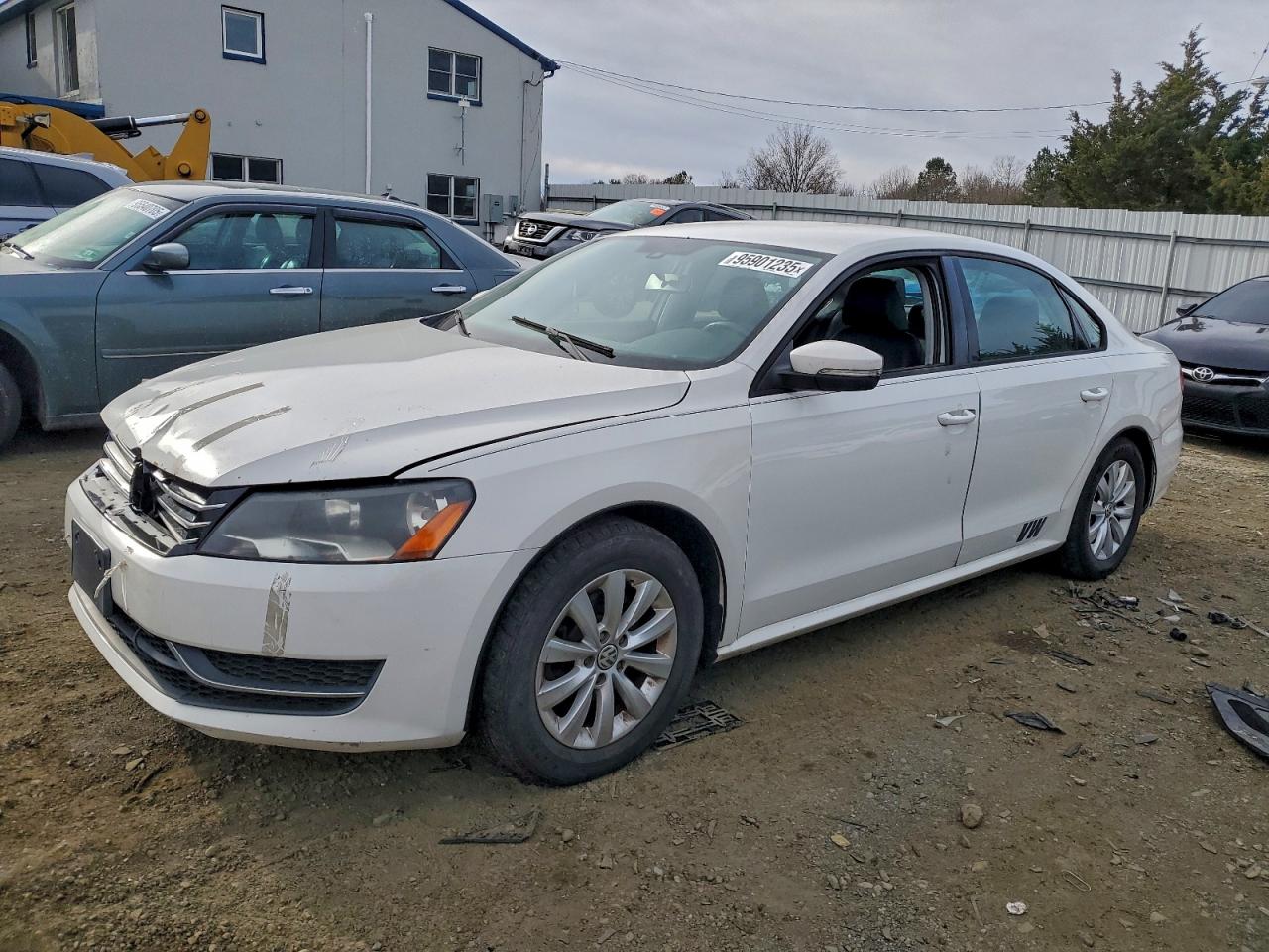 Volkswagen Passat S Image 1