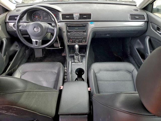 Volkswagen Passat S Image 7