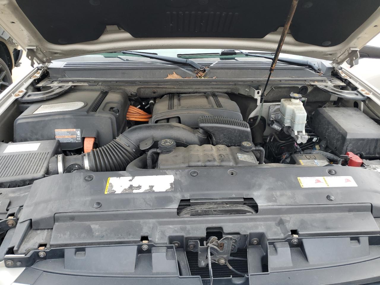 GMC Yukon Hybrid Image 12