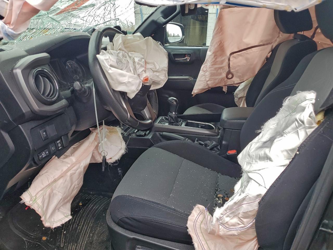 Toyota Tacoma Double Cab Image 12