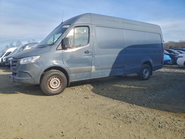  Salvage Mercedes-Benz Sprinter