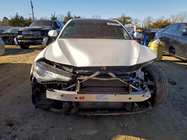 Alfa Romeo Giulia Ti Image 9