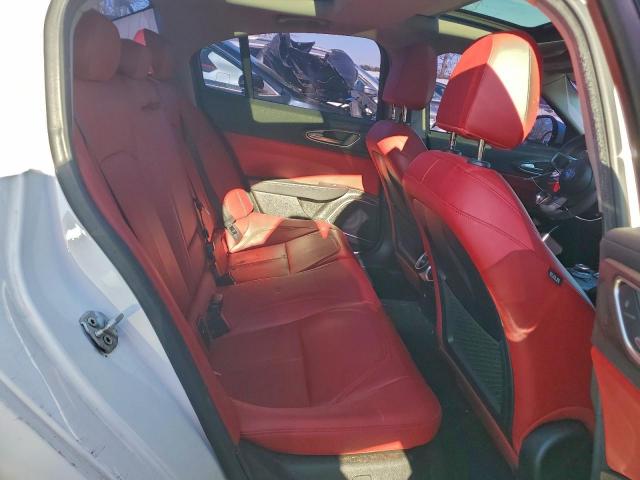 Alfa Romeo Giulia Ti Image 11