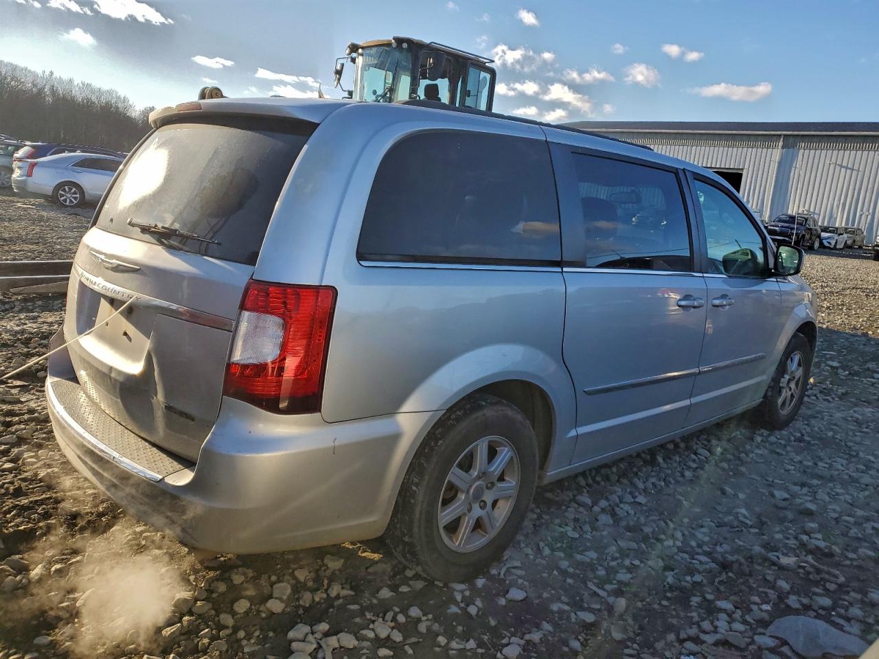 Chrysler Minivan Touring Image 3