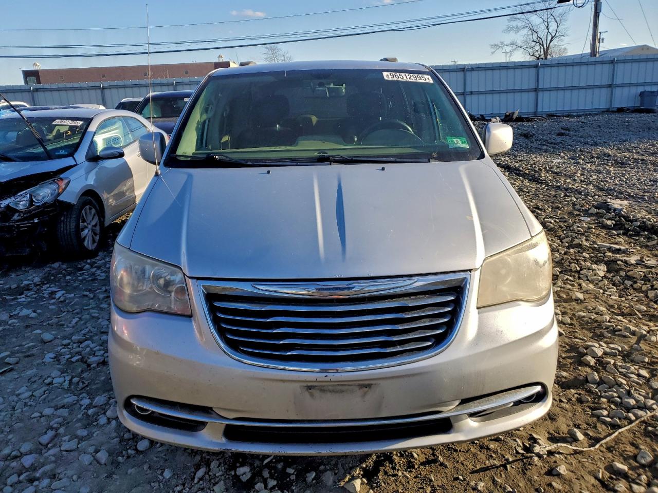 Chrysler Minivan Touring Image 11