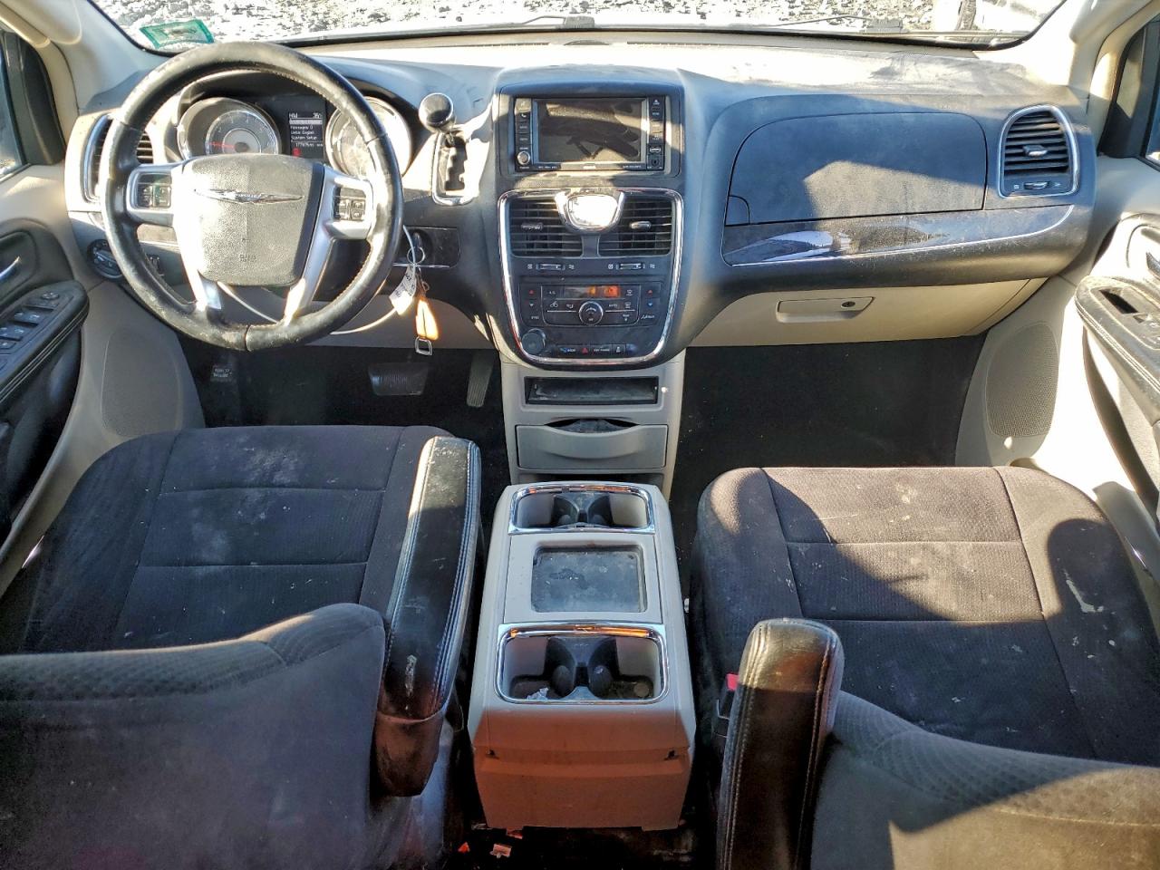 Chrysler Minivan Touring Image 12