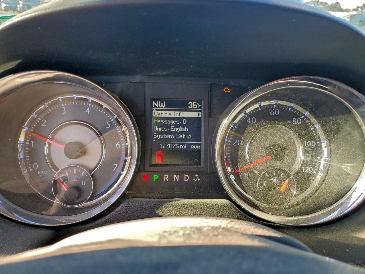 Chrysler Minivan Touring Image 7