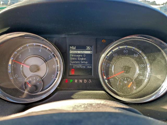 Chrysler Minivan Touring Image 7