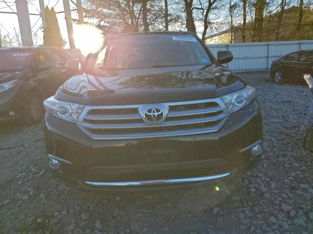 Toyota Highlander Base Image 10
