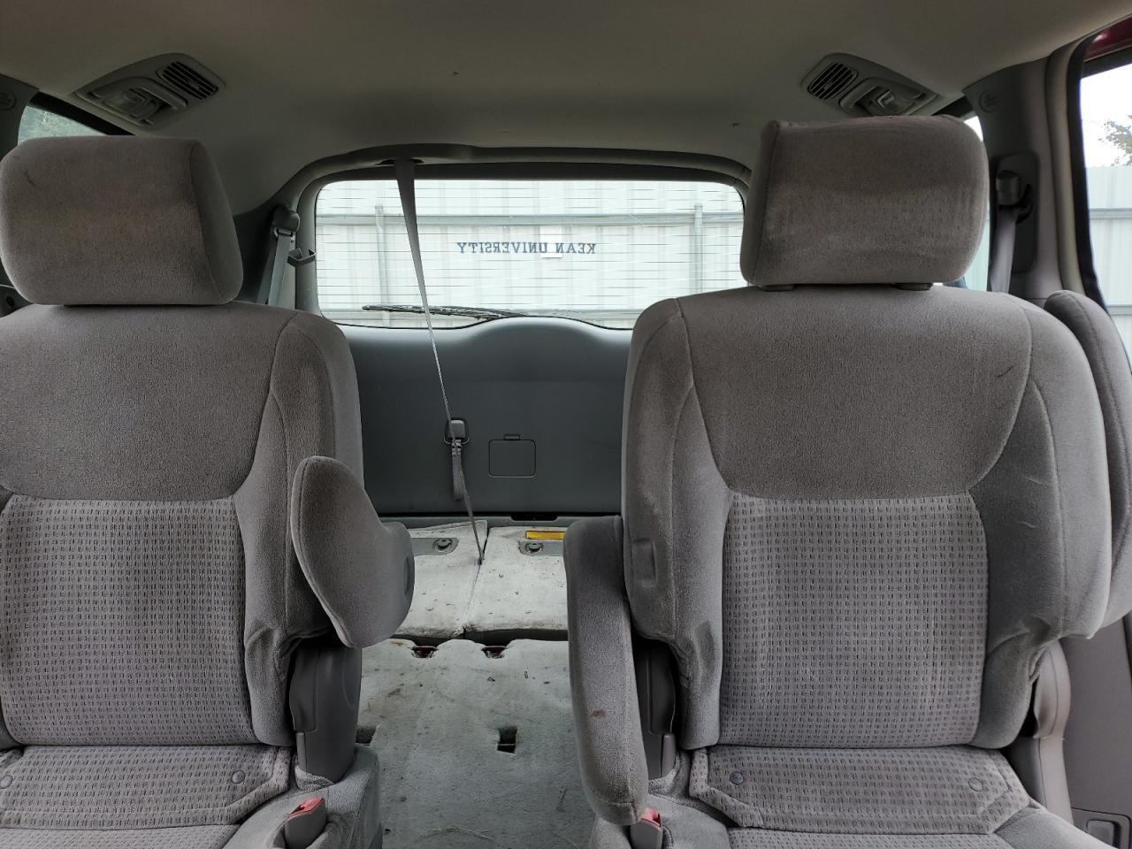 Toyota Sienna Ce Image 8