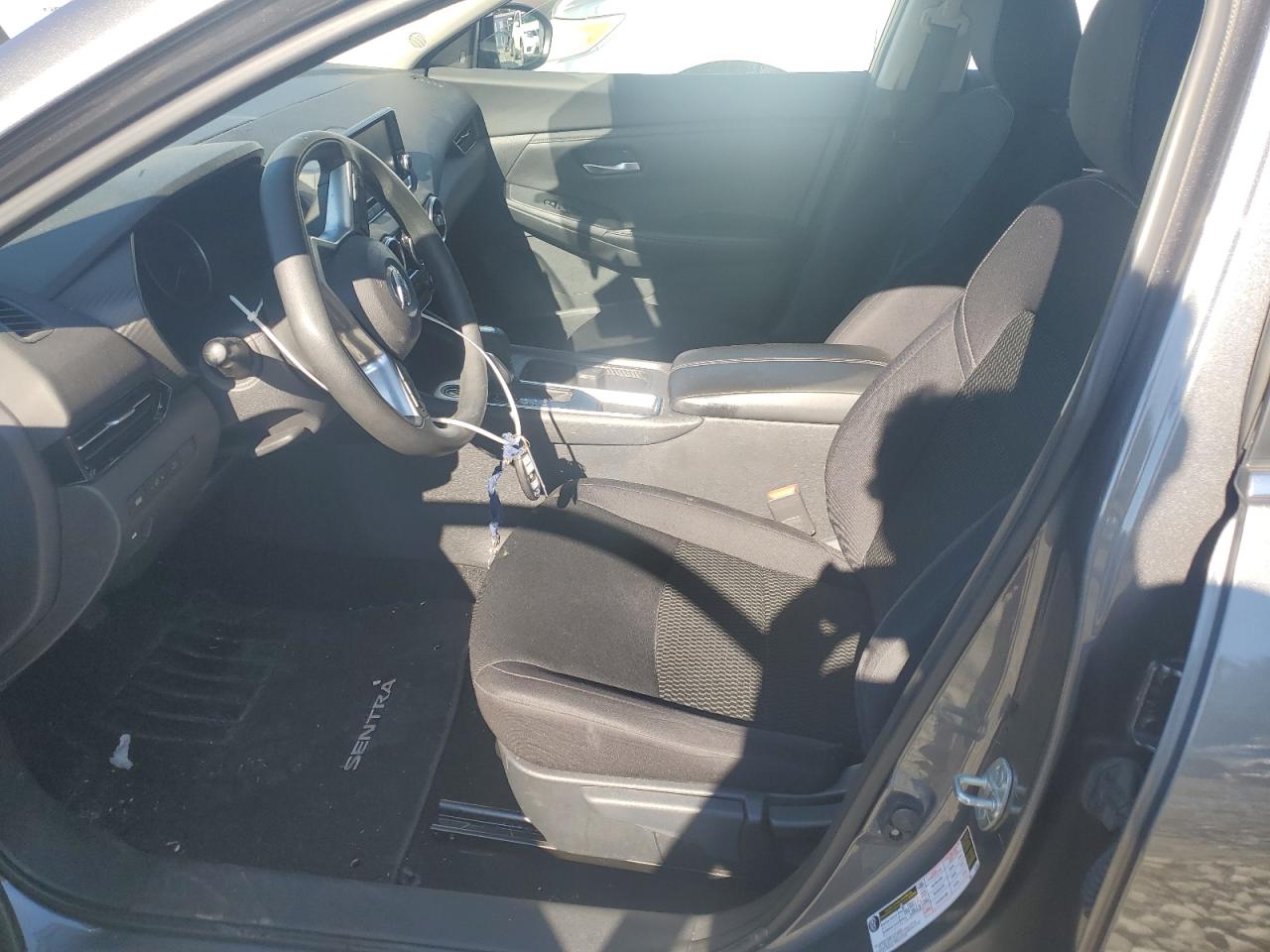 Nissan Sentra S Image 10