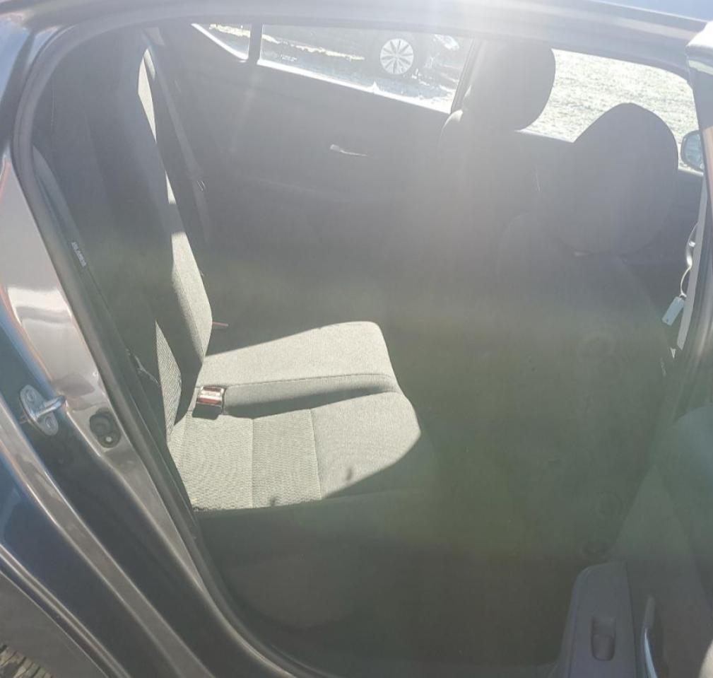 Nissan Sentra S Image 2