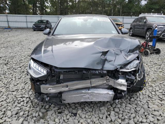 Audi A4 Prestige 45 Image 3