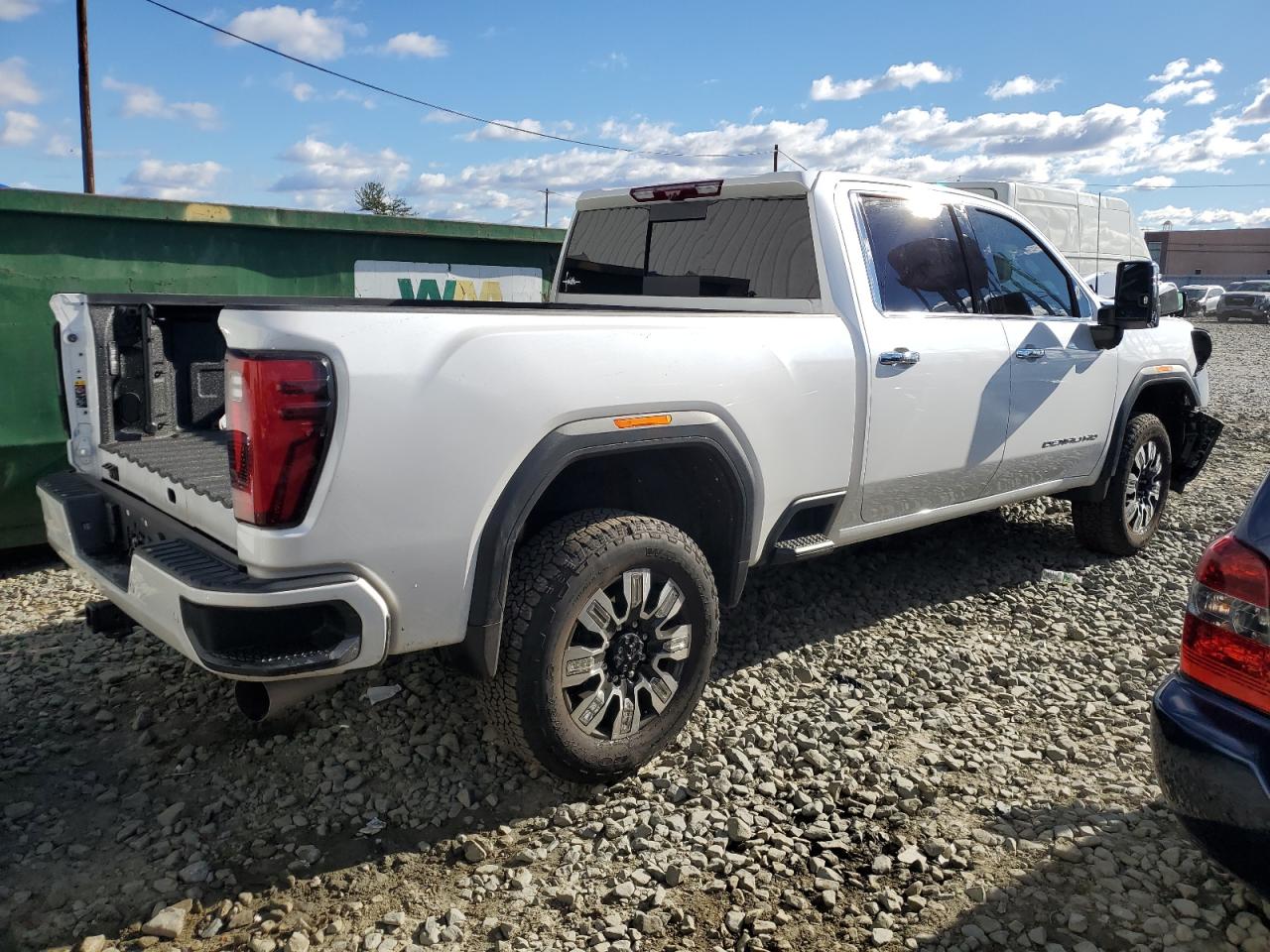 GMC Sierra K2500 Denali Image 7
