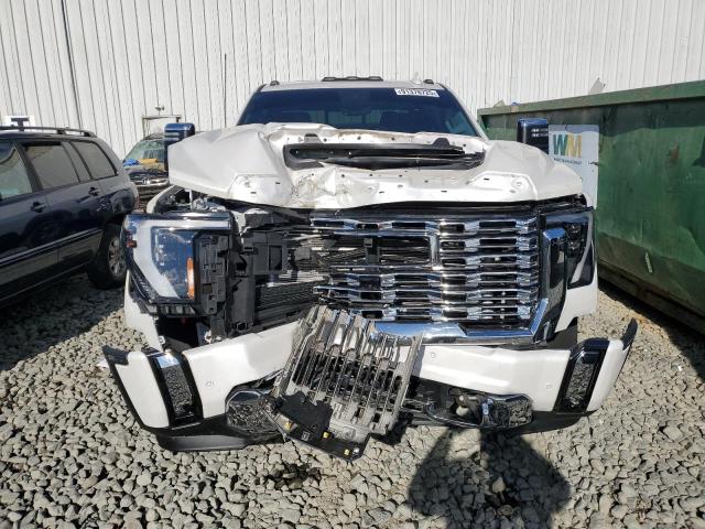 GMC Sierra K2500 Denali Image 2