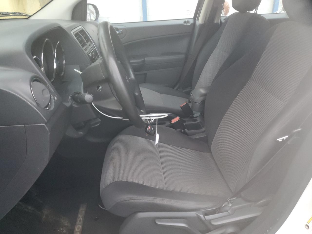 Dodge Caliber Sxt Image 12