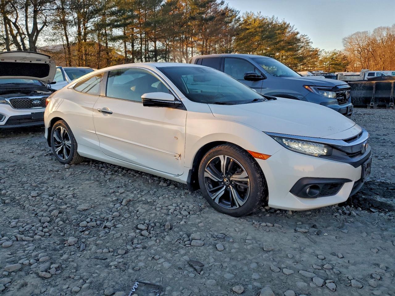 Honda Civic Touring Image 6