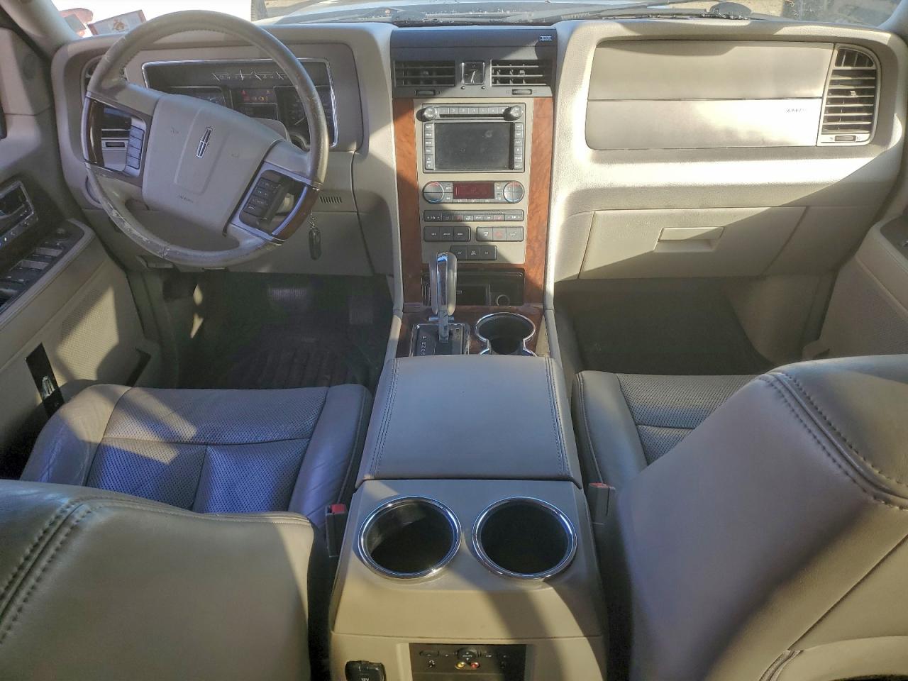 Lincoln Navigator L Image 12