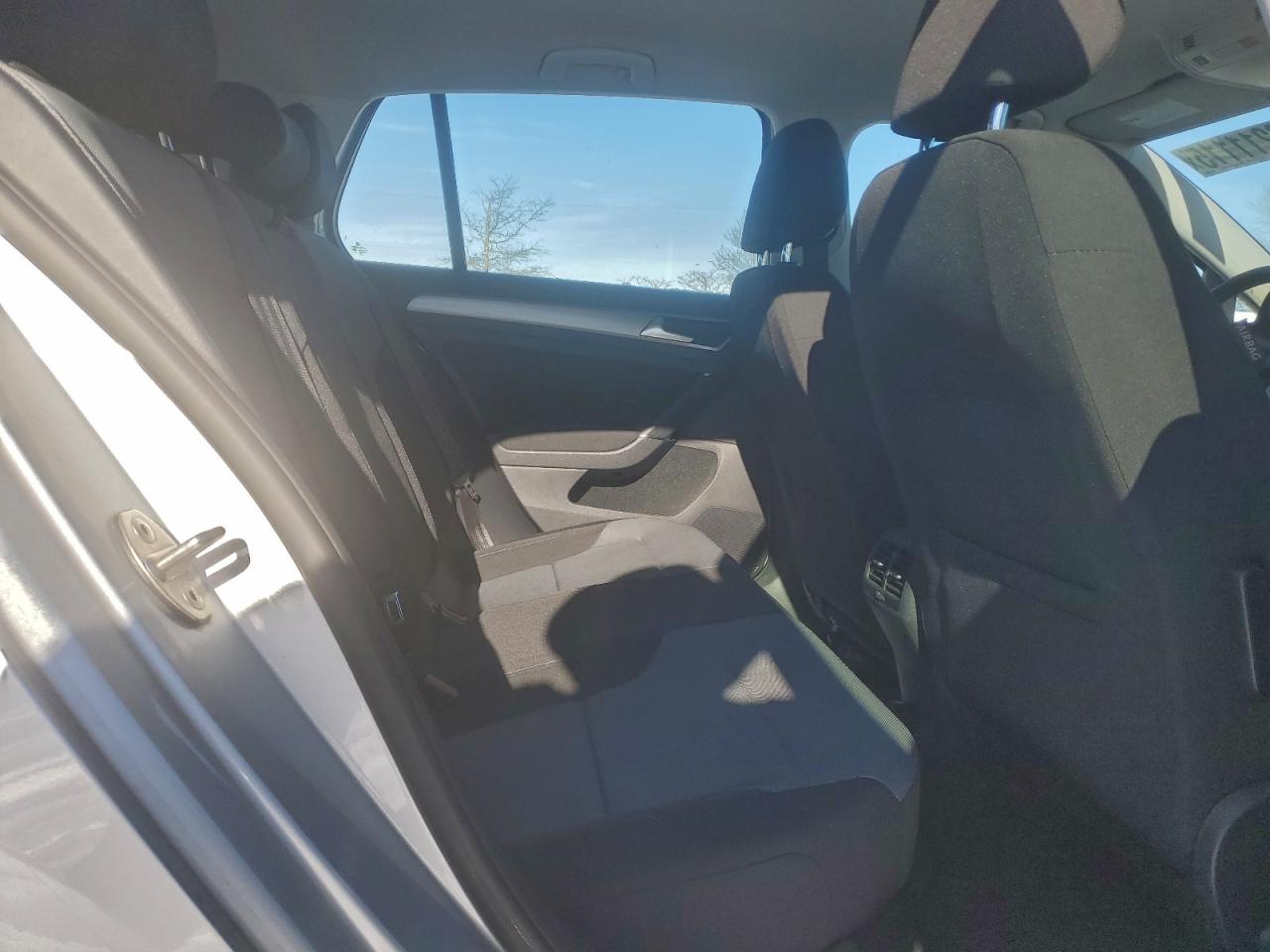 Volkswagen Golf Limited Image 11