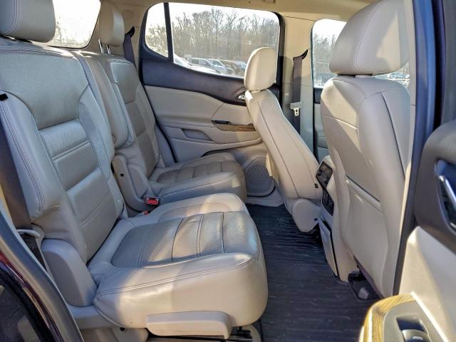 GMC Acadia Denali Image 12