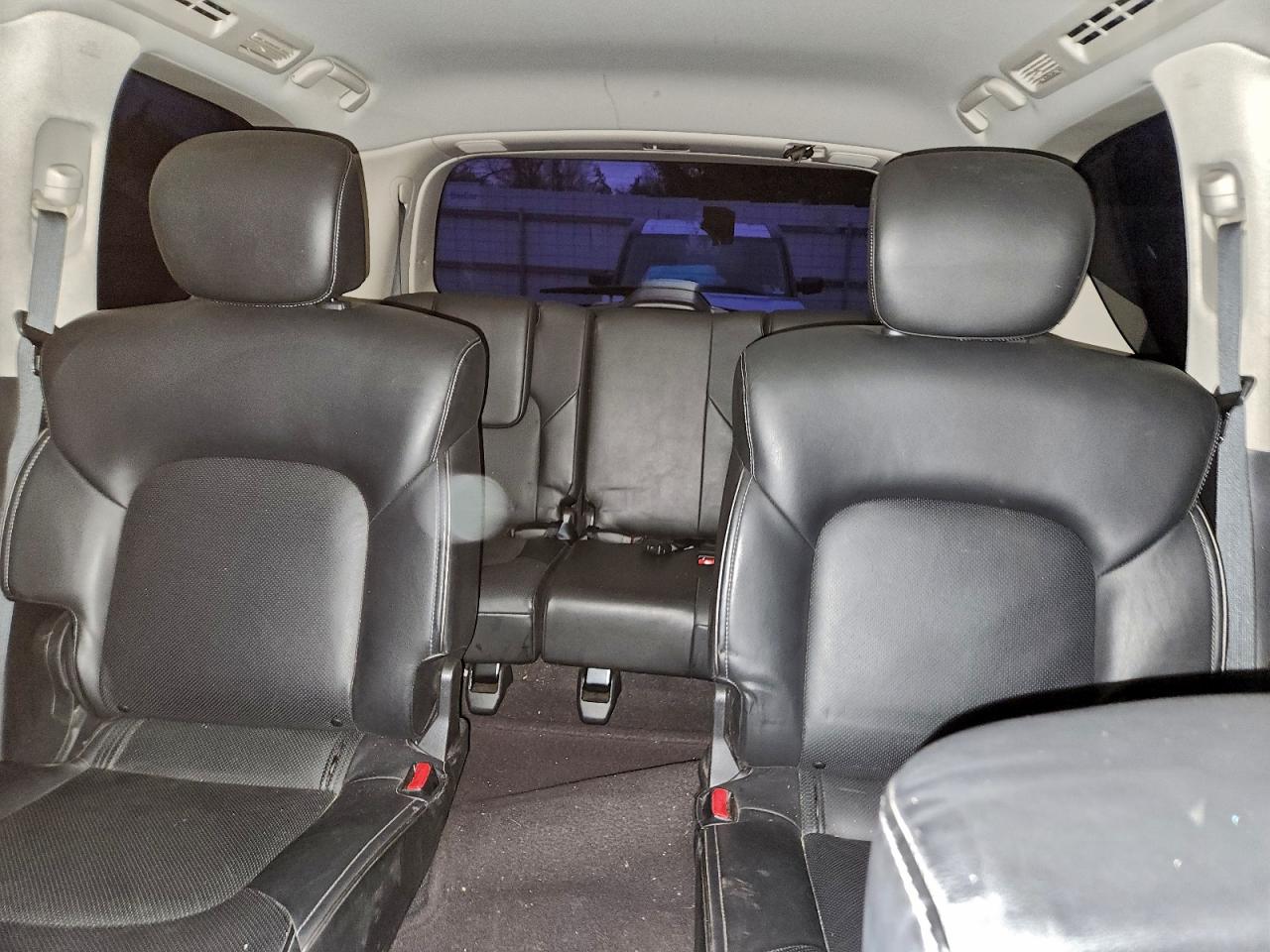 INFINITI Qx Base Image 5